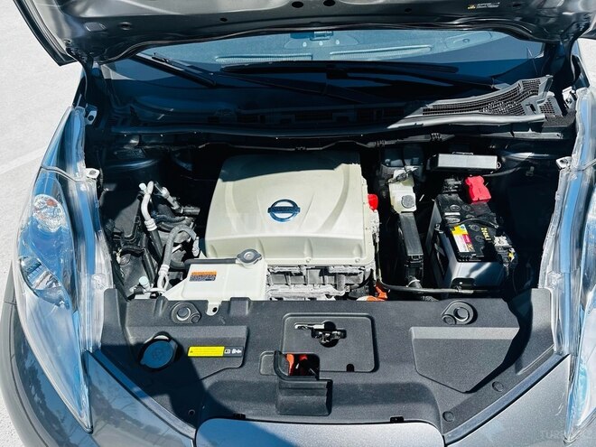 Nissan Leaf 2015, 37,300 km - 0.0 l - Bakı