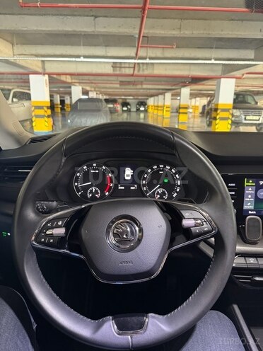 Skoda Octavia 2024, 26,990 km - 1.6 l - Bakı