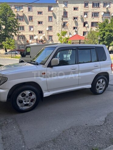 Mitsubishi Pajero io 2002, 190,000 km - 2.0 l - Zaqatala