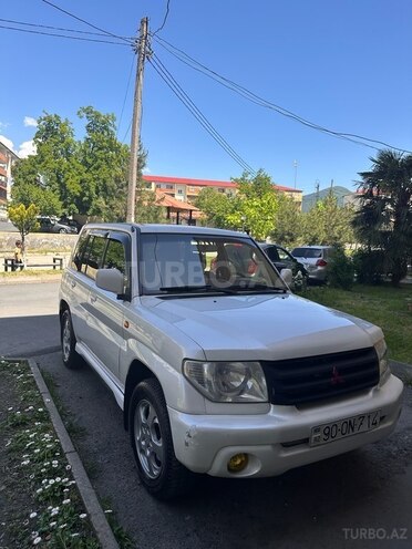 Mitsubishi Pajero io 2002, 190,000 km - 2.0 l - Zaqatala