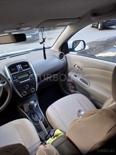 Nissan Sunny-8