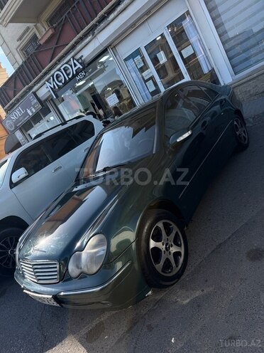 Mercedes C 220 d 2001, 317,800 km - 2.2 л - Bakı