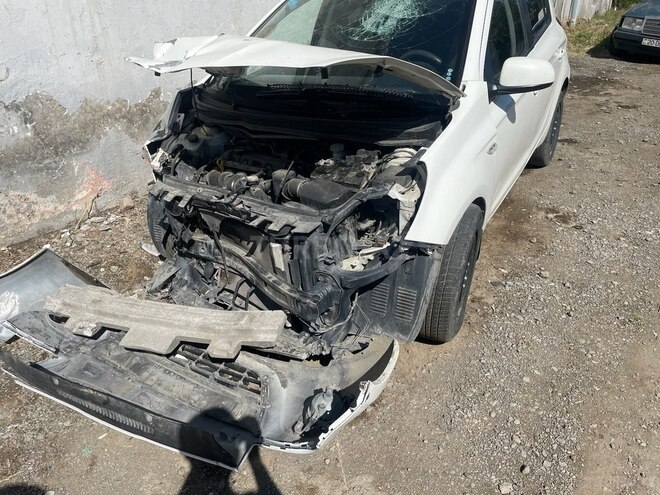 Hyundai i20 2011, 220,000 km - 1.4 l - Gəncə