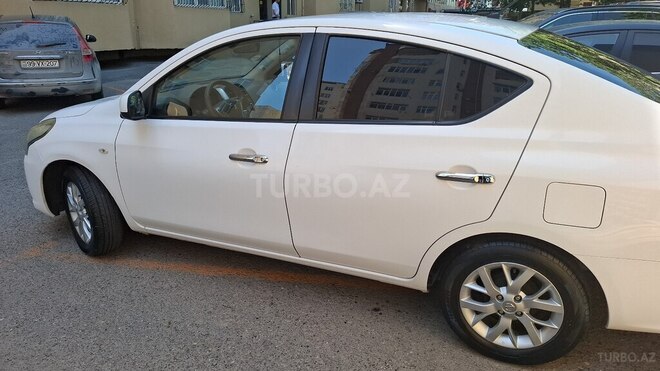 Nissan Sunny-13