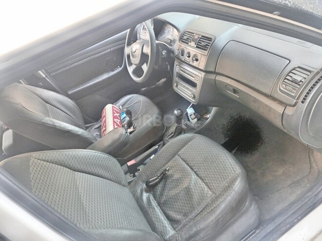 Skoda Fabia 2011, 482,000 km - 1.6 l - Bakı