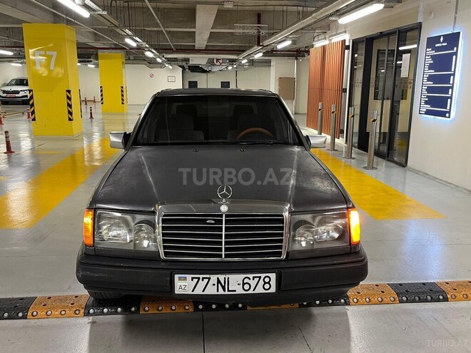 Mercedes E 230 1992, 256,000 km - 2.3 l - Gəncə