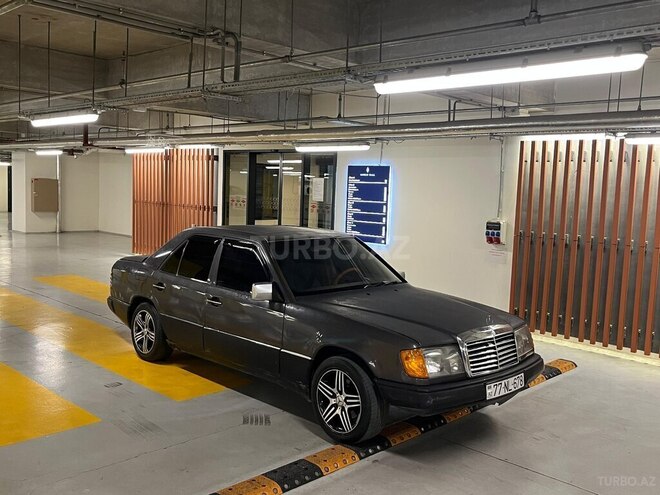 Mercedes E 230 1992, 256,000 km - 2.3 l - Gəncə