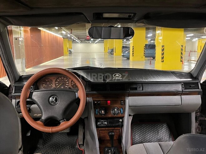 Mercedes E 230 1992, 256,000 km - 2.3 l - Gəncə