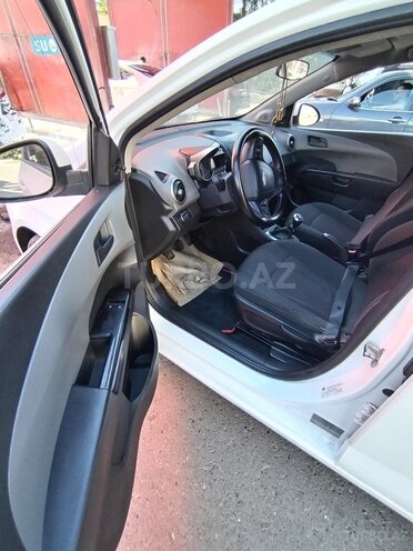Chevrolet Aveo-8