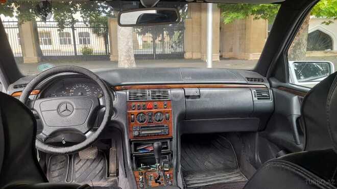 Mercedes E 200 1998, 360,000 km - 2.0 l - Mingəçevir