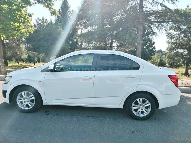Chevrolet Aveo-3