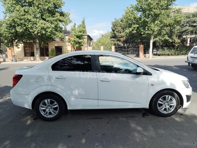 Chevrolet Aveo-2