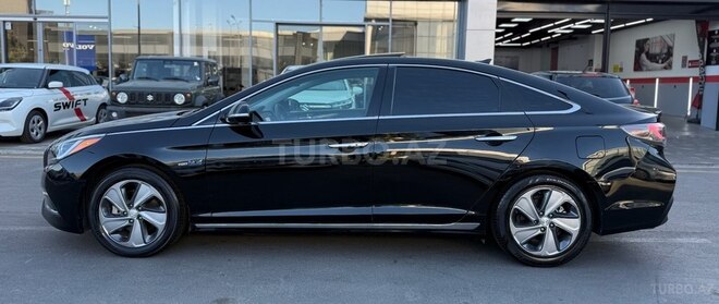Hyundai Sonata-12