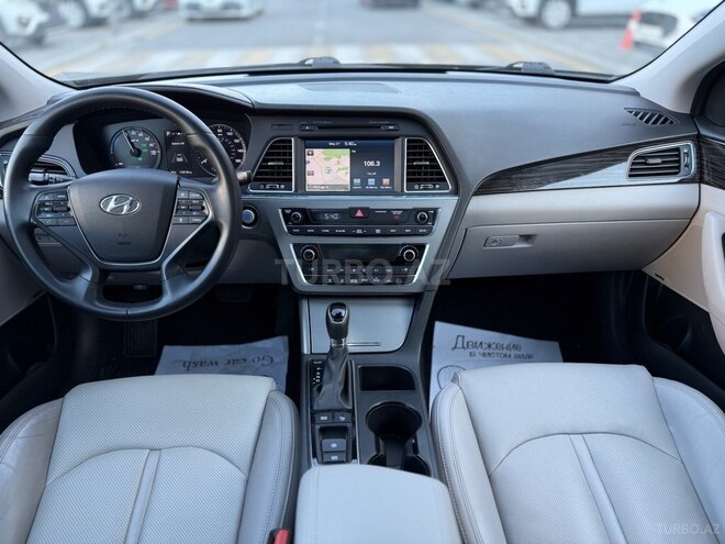 Hyundai Sonata-19