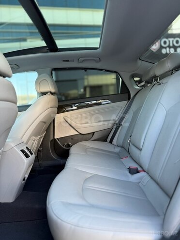 Hyundai Sonata-15