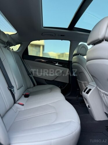Hyundai Sonata-16