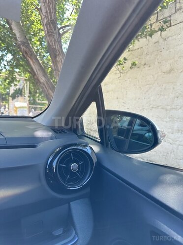 Toyota Aqua 2016, 170,000 km - 1.5 l - Bakı
