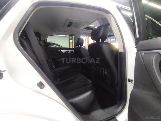 Infiniti FX35-10