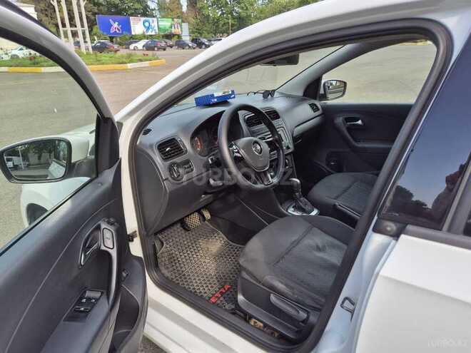 Volkswagen Polo 2015, 289,300 km - 1.6 l - Lənkəran