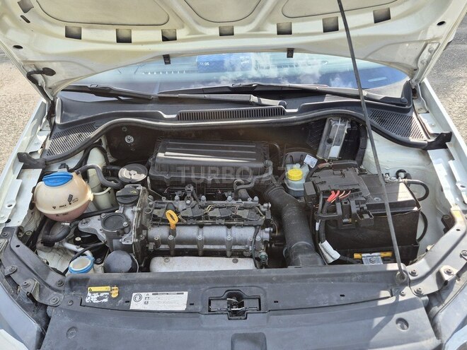 Volkswagen Polo 2015, 289,300 km - 1.6 l - Lənkəran