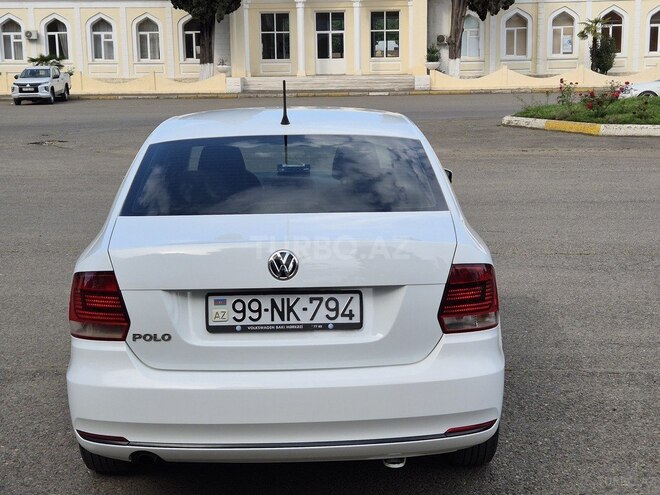 Volkswagen Polo 2015, 289,300 km - 1.6 l - Lənkəran