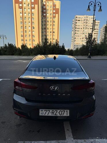 Hyundai Elantra 2019, 193,400 km - 2.0 l - Bakı