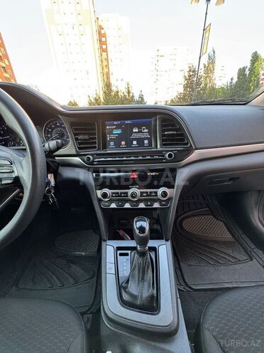 Hyundai Elantra 2019, 193,400 km - 2.0 l - Bakı