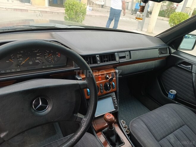 Mercedes E 230 1991, 380,000 km - 2.3 l - Bakı