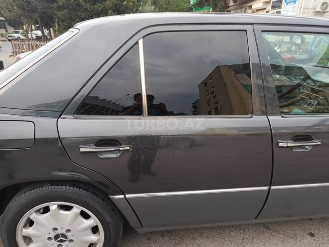Mercedes E 230 1991, 380,000 km - 2.3 l - Bakı