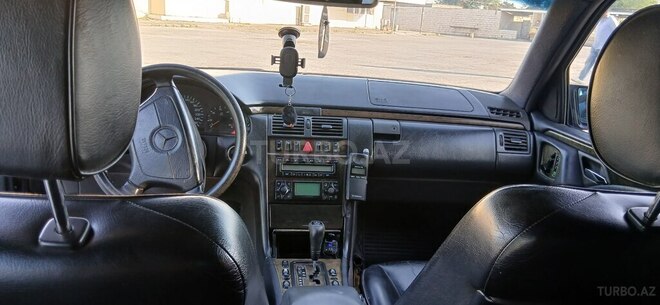 Mercedes E 300 d 1998, 425,000 km - 3.0 л - Neftçala
