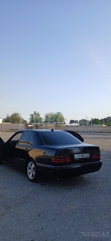 Mercedes E 300 d 1998, 425,000 km - 3.0 л - Neftçala