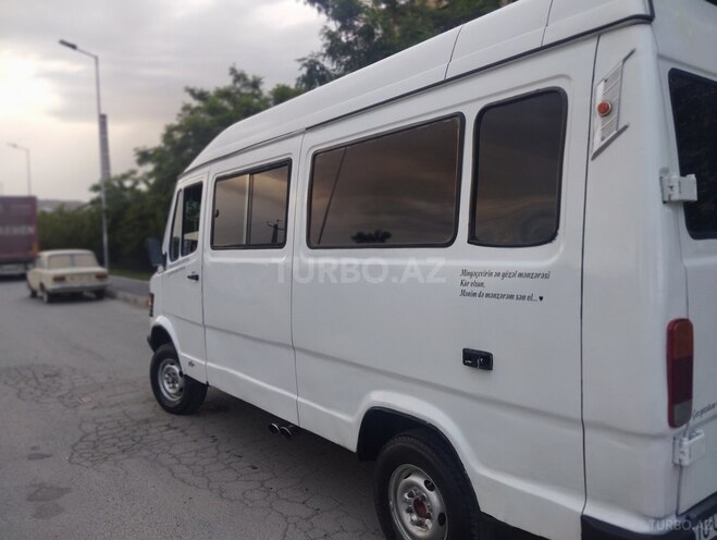 Mercedes 208 D 1991, 255,000 km - 2.3 l - Mingəçevir