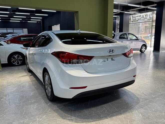 Hyundai Elantra-7