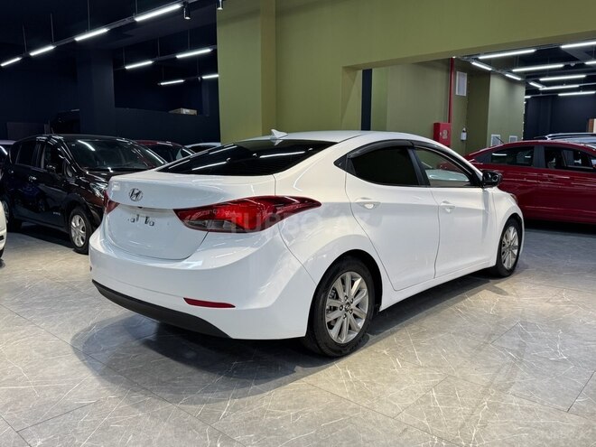 Hyundai Elantra-8