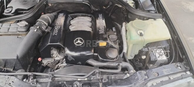 Mercedes E 240 1998, 450,000 km - 2.4 l - Füzuli