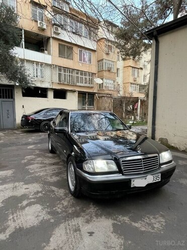 Mercedes E 240 1998, 450,000 km - 2.4 l - Füzuli