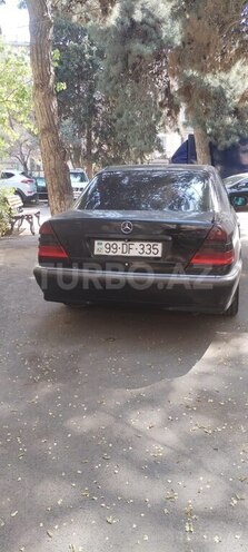Mercedes E 240 1998, 450,000 km - 2.4 l - Füzuli