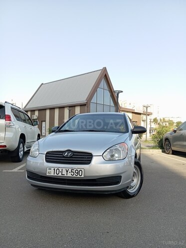 Hyundai Accent-2