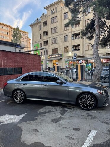 Mercedes E 300 4MATIC 2017, 60,000 km - 2.0 л - Bakı