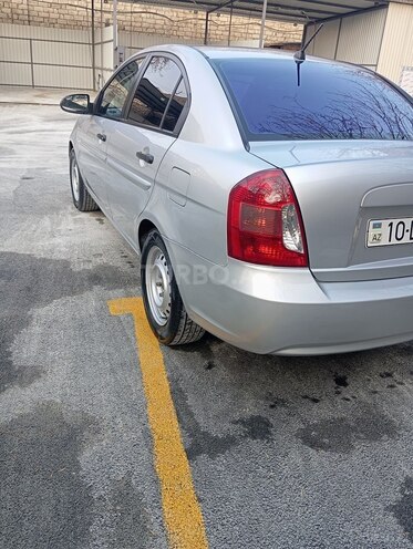 Hyundai Accent-20