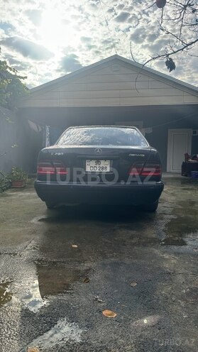 Mercedes E 280 1996, 528,000 km - 2.8 l - Bakı