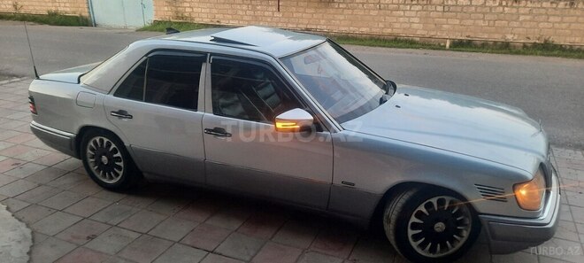 Mercedes E 300 1993, 478,547 km - 3.0 l - Qazax