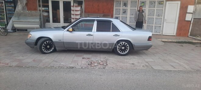 Mercedes E 300 1993, 478,547 km - 3.0 l - Qazax