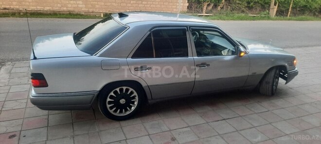 Mercedes E 300 1993, 478,547 km - 3.0 l - Qazax