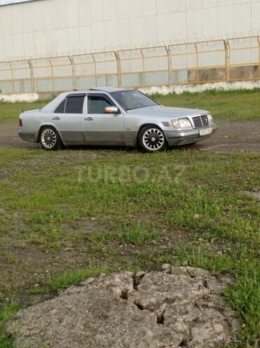 Mercedes E 300 1993, 478,547 km - 3.0 l - Qazax
