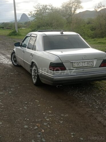 Mercedes E 300 1993, 478,547 km - 3.0 l - Qazax