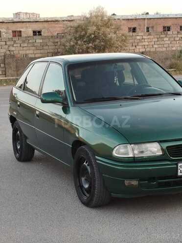 Opel Astra 1995, 245,000 km - 1.8 l - Bakı