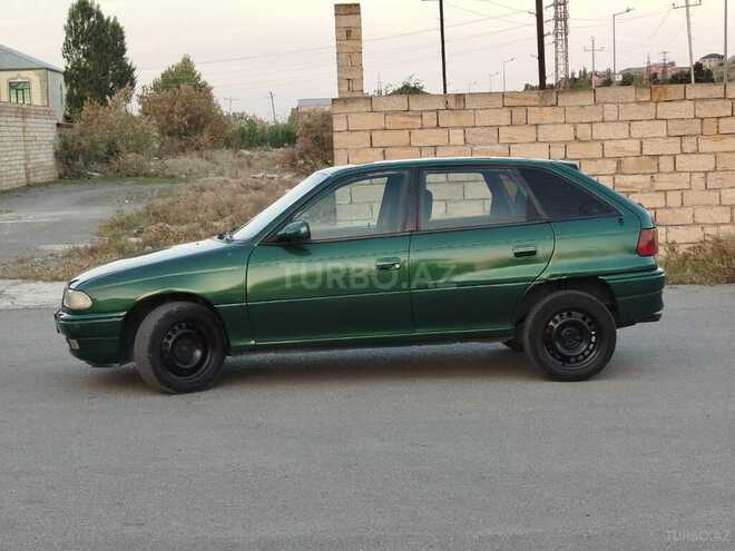 Opel Astra 1995, 245,000 km - 1.8 l - Bakı