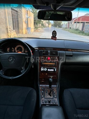 Mercedes E 220 d 1999, 320,000 km - 2.2 л - Bakı
