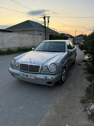 Mercedes E 220 d 1999, 320,000 km - 2.2 л - Bakı